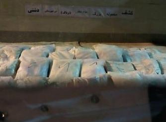 کشف محموله۱/۵تنی مواد مخدر در دشتی+عکس