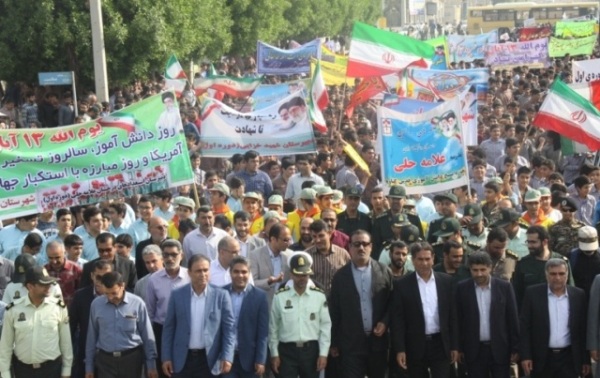 شعار “مرگ بر آمریکا” از کرانه خلیج همیشه فارس طنین انداز شد+تصویر