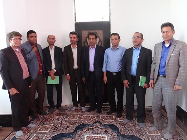 تجلیل از محقق و مترجم حوزه خلیج فارس شناسی در دشتی+عکس