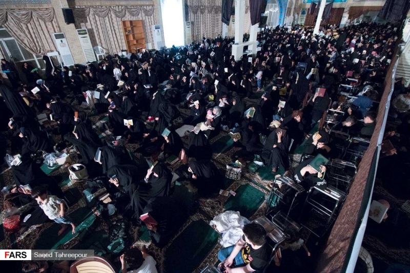 تصاویری از احیاء شب نوزدهم رمضان و بزرگداشت ارتحال امام خمینی (ره) در مصلی بوشهر