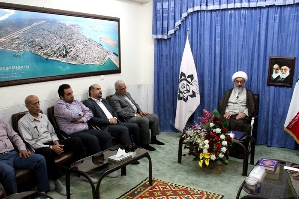 امام جمعه:بازارهای استان بوشهر زیباسازی شوند