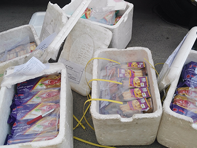 توقیف اتوبوس حامل ساندویچ غیربهداشتی در بوشهر