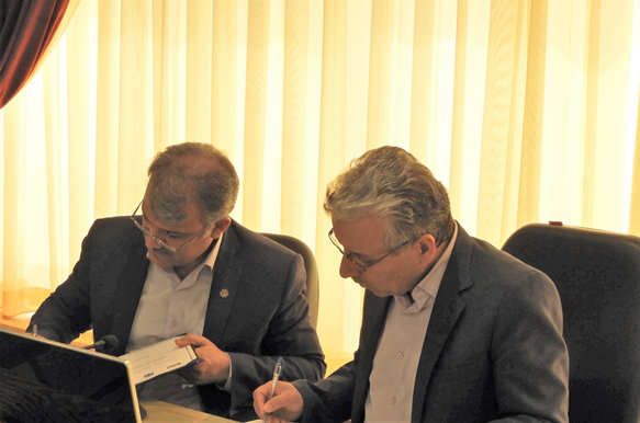 تفاهم نامه همکاری دانشگاه خلیج فارس با مرکز منطقه ای علوم و فناوری