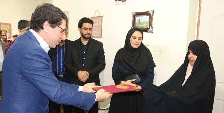 خانواده‌های شهدا برای تحقق اهداف نظام اسلامی ایثارگری کردند