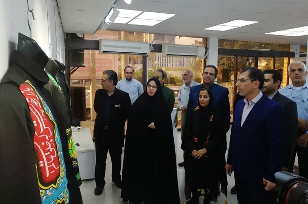 افتتاح نمایشگاه تن‌پوش‌های عاشورایی در بوشهر+عکس