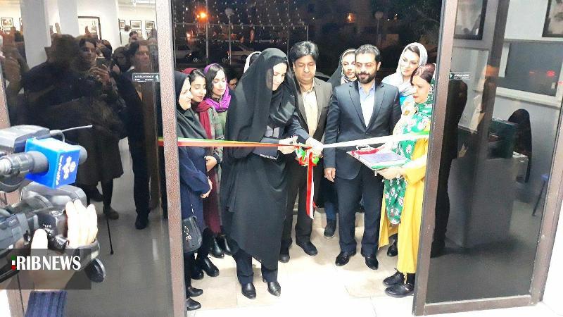 افتتاح نمایشگاه گروهی عکس حضور زن در جامعه در بوشهر+عکس