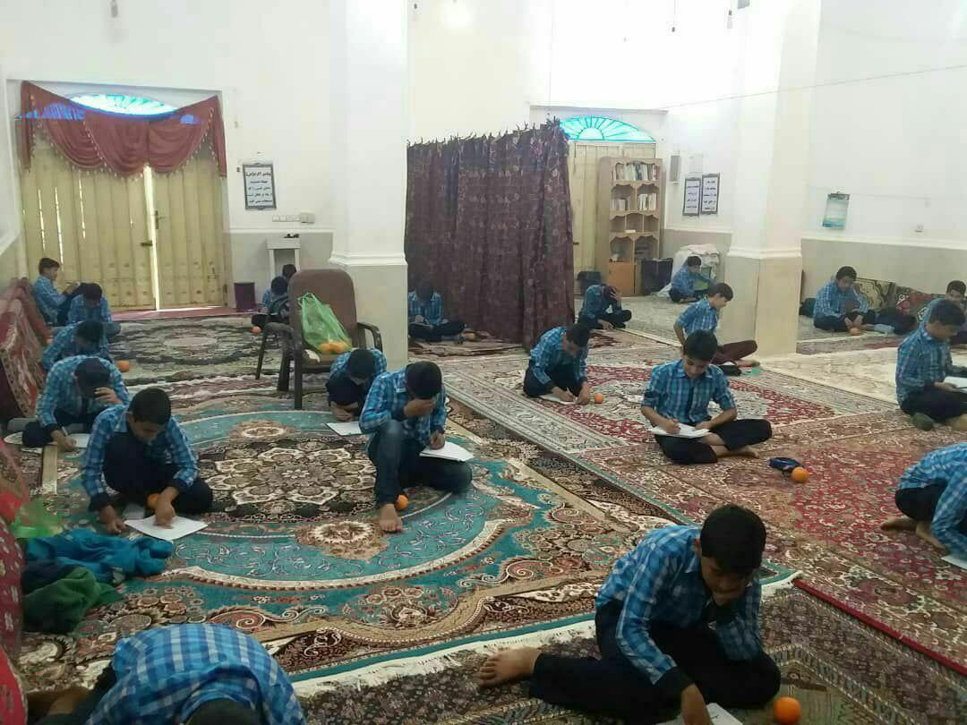 ورود دانش آموزان با «وضو» به جلسه امتحان در جم+عکس