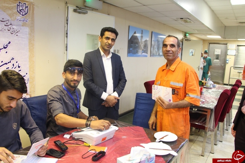 شرکت کارکنان سکوی پارس جنوبی در انتخابات+عکس