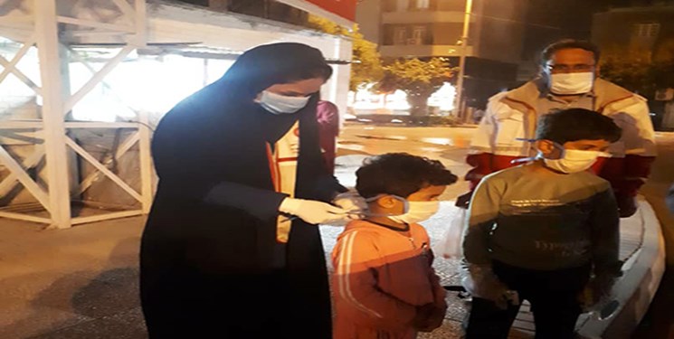 اهدا اقلام بهداشتی هلال احمر بوشهر به کودکان کار+عکس