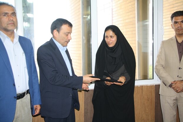 پنجمین بانوی بخشدار استان معارفه شد+عکس