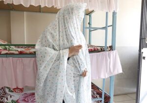 تنها مادر زندانی استان بوشهر چشم انتظار آزادی