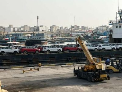 واکنش گمرک بوشهر به تخلیه خودروهای کارکرده خارجی