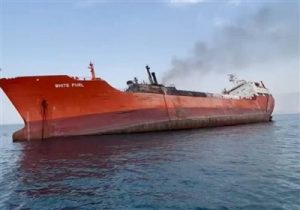 آتش کشتی که در آبهای بوشهر شعله کشید بالاخره خاموش شد