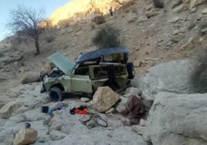 سقوط خودرو به دره در دشتستان+عکس