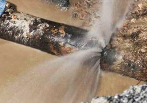 ۴۰ درصد آب بوشهر در لولهها گم میشود!