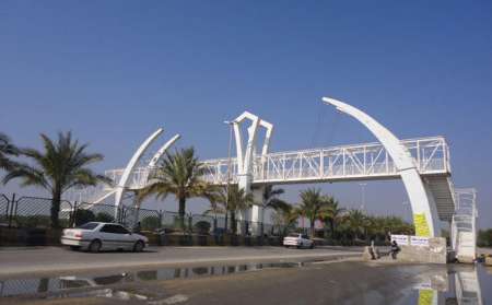 نصب چهار دستگاه پل عابر پیاده در محورهای ارتباطی استان