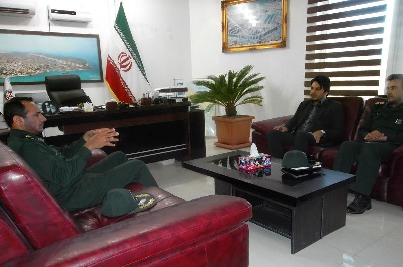 با استفاده از ظرفیت بسیج می توان فرهنگ کاشتن نهال در شهر بوشهر را نهادینه کرد