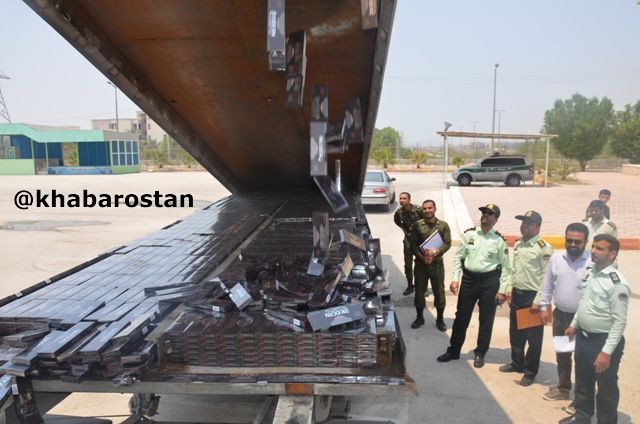 کشف محموله سیگار قاچاق در کفی تریلر+عکس