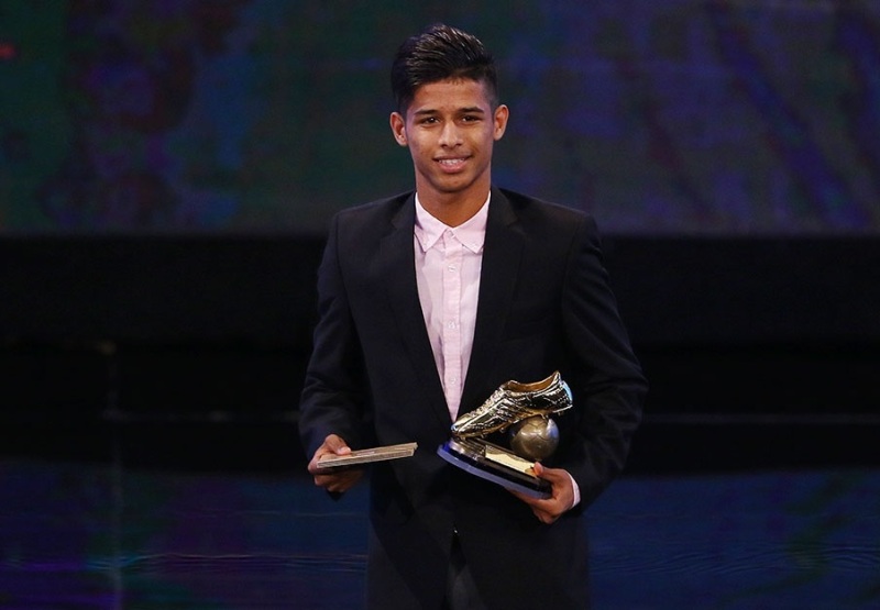 مهدی قائدی:دوسال پیش در لیگ امیدها بودم امسال در کنار بهترین‌ها/ دو اتوبوس از بوشهر به آبادان آمدند