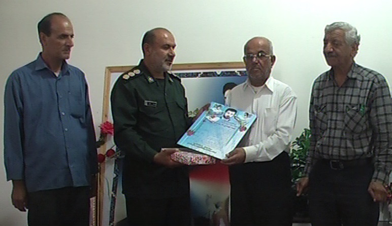 از خانواده شهید رسانه استان بوشهر تجلیل شد