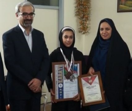 از دخترکاراته کار و ملی پوش بوشهری تجلیل شد+عکس