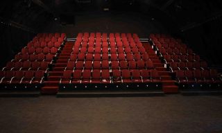 سومین تماشاخانه مجموعه تئاترشهر بوشهر ساخته شد