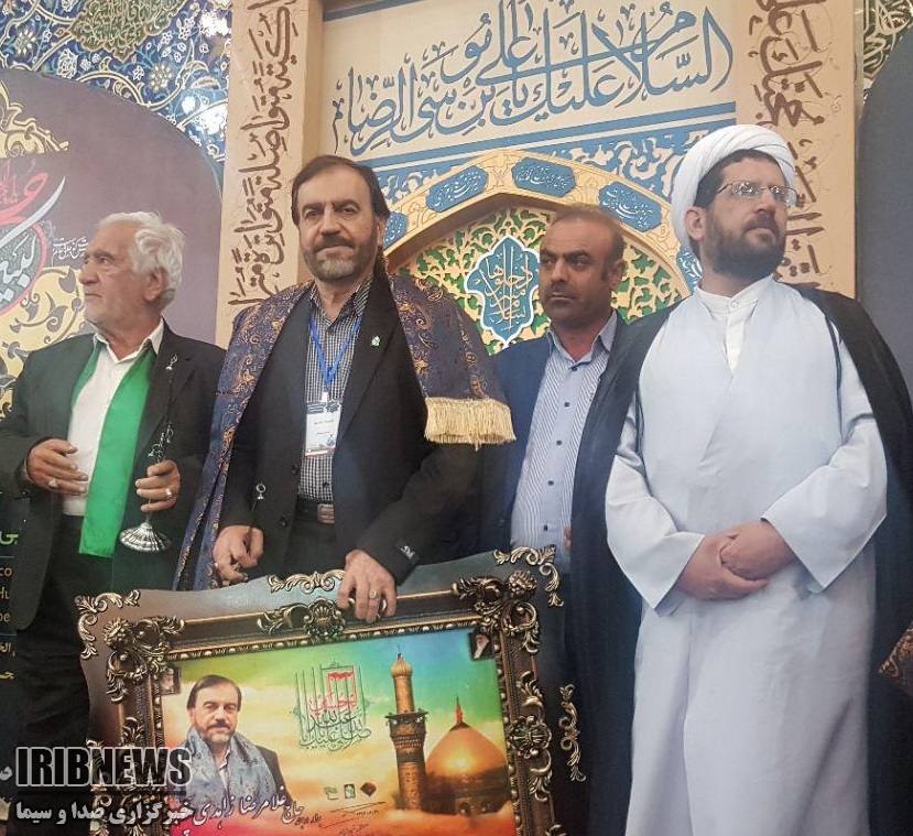 از دو مداح بوشهری در اجلاس پیرغلامان حسینی تجلیل شد+عکس