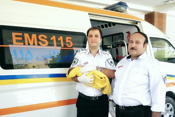 ‎نوزاد عجول قبل از رسیدن به بیمارستان به دنیا آمد+عکس