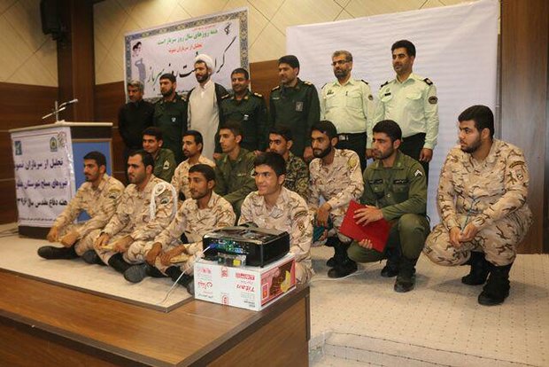 سربازان نمونه شهرستان عسلویه تجلیل شدند+عکس