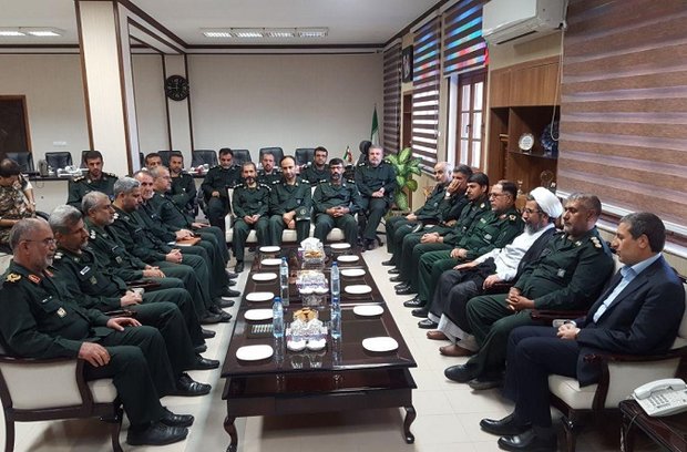 فرمانده سپاه بوشهر: معتقدیم آقای گراوند بهترین گزینه برای مدیریت استان است