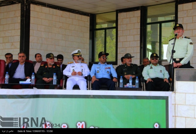 بمناسبت هفته نیروی انتظامی صبحگاه مشترک در بوشهر برگزار شد+تصویر