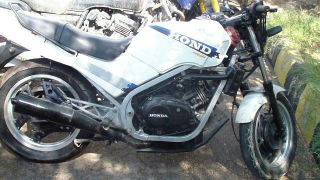 توقیف یک دستگاه موتورسیکلت سنگین قاچاق در جم