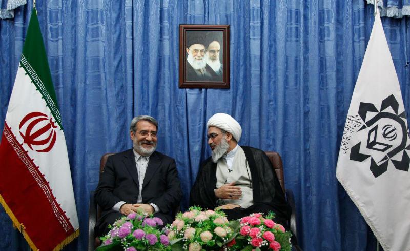 استاندار جدید بوشهر فردى معتدل است