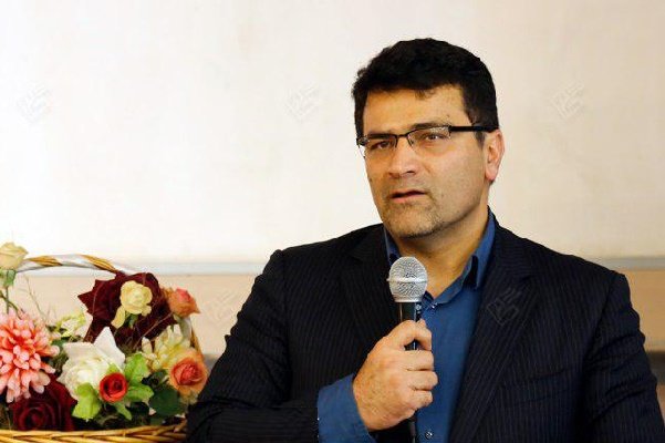 دکتر کشمیری:متخصصان جدید به تنگستان می‌آیند