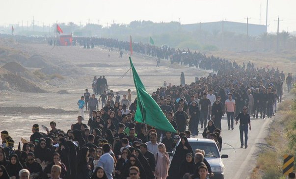 پیاده‌روی ۱۵ هزار نفری «جاماندگان اربعین» در دیر برگزار شد+تصویر