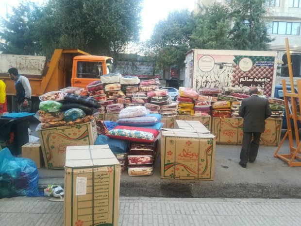 ارسال کمک‌های مردم نوع‌دوست گناوه به مناطق زلزله‌زده