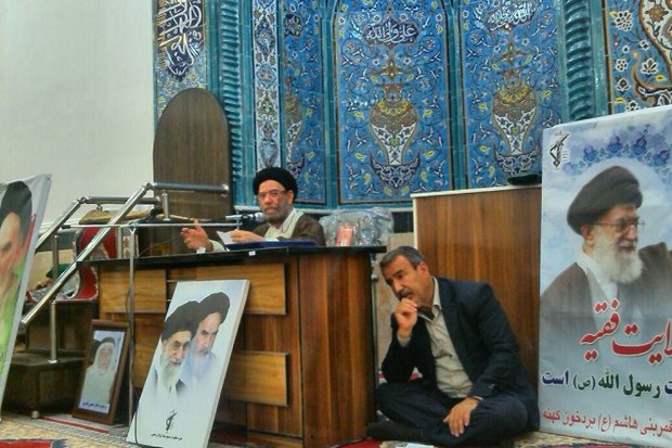 امام جمعه دیر: مساجد باید جاذبه داشته باشند/ همسایگان مسجد نباید اذیت شوند