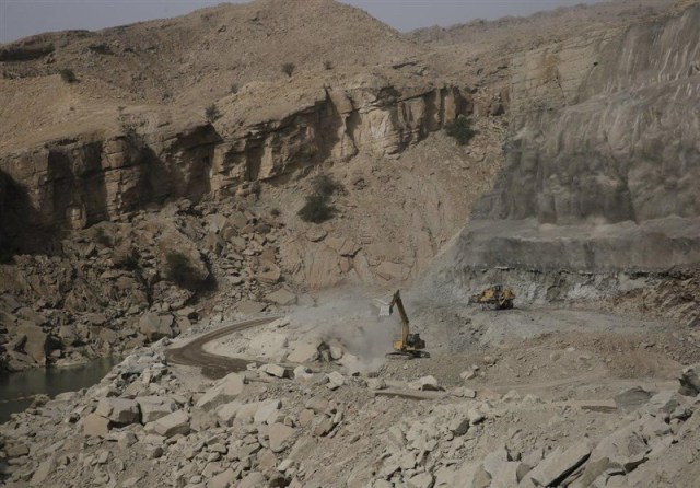 سد دالکی علاوه بر تامین آب ۱۴ هزار نخل،آب آشامیدنی مردم منطقه را تامین می‌‌کند