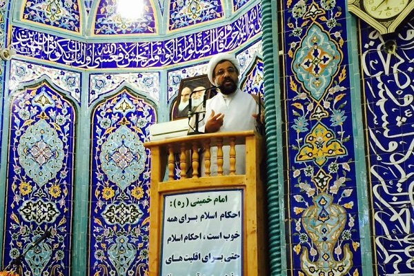 امام جمعه خارگ: مشکل ۷۰ ساله خارگ حل شود