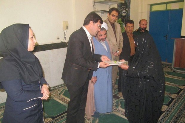 تجلیل از خانواده نوجوان آبپخشی که اعضایش به ۴ نفر جان دوباره داد