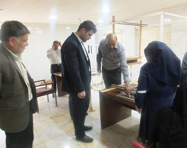 آغاز بکار نخستین کارگاه آموزشی تولیدی عبابافی در دشتی