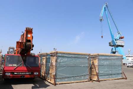 پنج هزارو ۳۴۷ تن شیشه از گناوه به قطر صادر شد