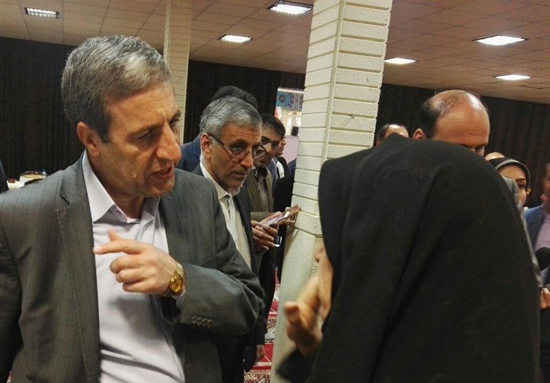 “میز خدمت” در مصلاهای مراکز ۱۰گانه شهرستان‌ها راه‌اندازی شد