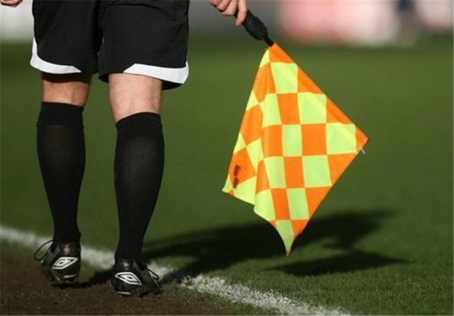 تکرار سرقت تلفن همراه در ورزشگاه بوشهر، آقای دزد داوران را رها نمیکند!