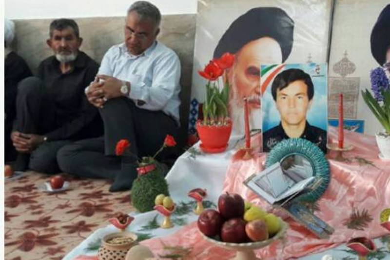 نیکوکار گناوه ای به خانواده شهیدمدافع حرم خانه اهدا کرد