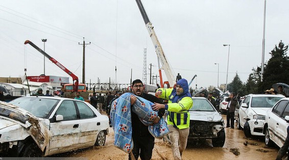 انتقال پیکر ۱۸  باخته در حادثه سیل شیراز به پزشکی قانونی