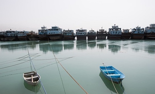دریانوردان بوشهری در خانه بمانند/ احتمال غرق شدن شناورهای کوچک