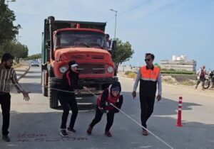 رکورد گینسی حمل کامیون در بوشهر توسط بانوی رزمی کار به ثبت رسید + عکس