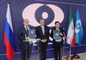 امضاء موافقتنامه ساخت نیروگاه‌های اتمی در ایران