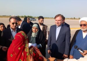 خانم وزیر وارد بوشهر شد